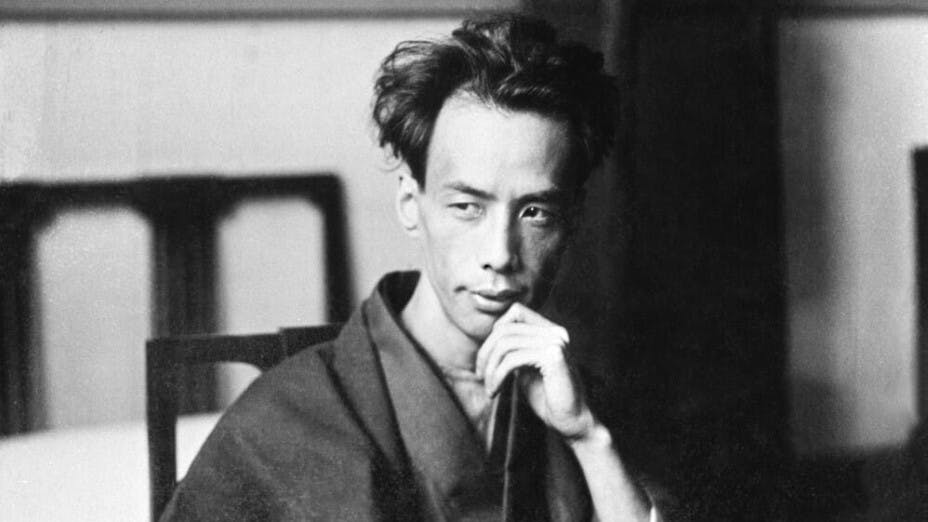 芥川自小在富有優雅文化乎氣息的家園長大。（網絡圖片）