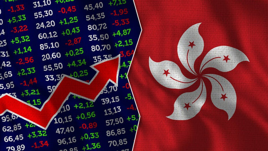 今年首季的經濟亮點包括政府的消費開支仍能保持在4.5%按年增長，以及訪港內地遊客人次急升，從而帶動服務輸出錄得正增長。（Shutterstock）
