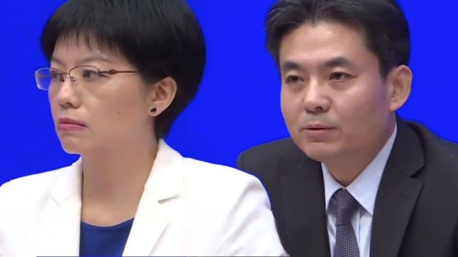 徐露穎（左）及楊光（右）代表國務院港澳辦申明中方觀點。（Facebook截圖合成圖）
