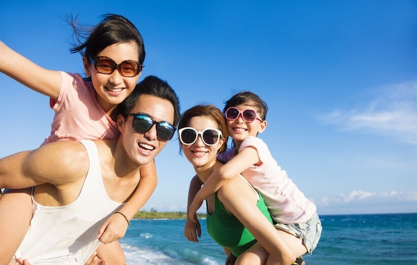 移民父母應與孩子多溝通，擴闊生活圈子。（Shutterstock）