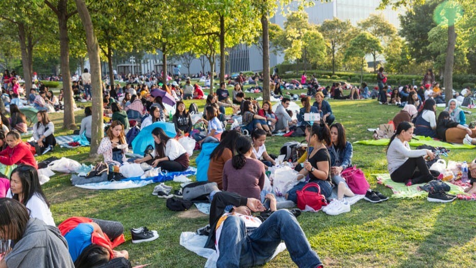 目前安排外傭來港涉及不少繁複手續。（Shutterstock）