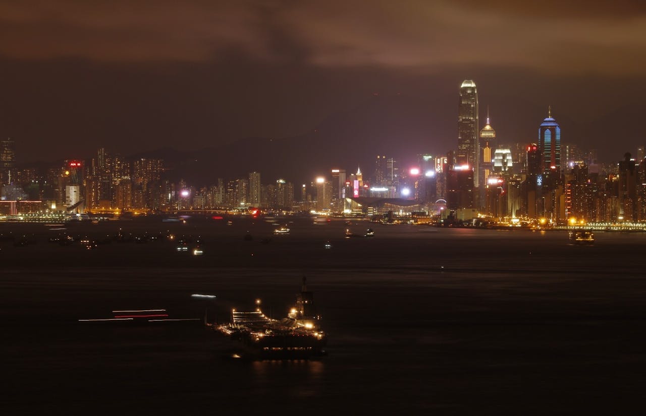 不論是經濟總額、出口總額和科研水平，香港都遠遠落在珠三角之後。（亞新社）