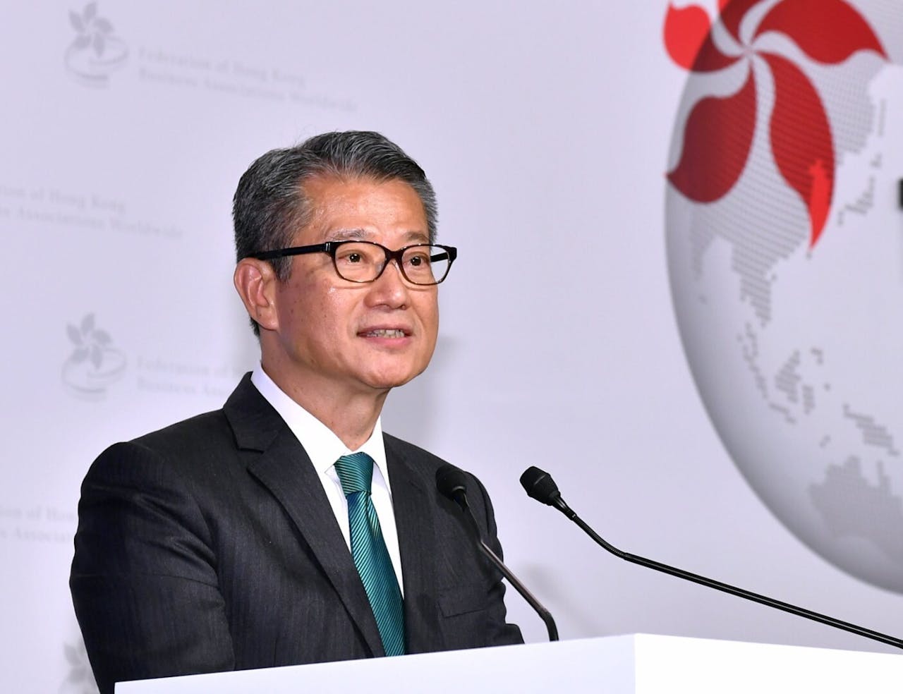 陳茂波司長多次提過，他反對派錢，認為公帑應用得其所。在官員眼中，派錢並不恰當，也不是「用得其所」的做法。（亞新社）