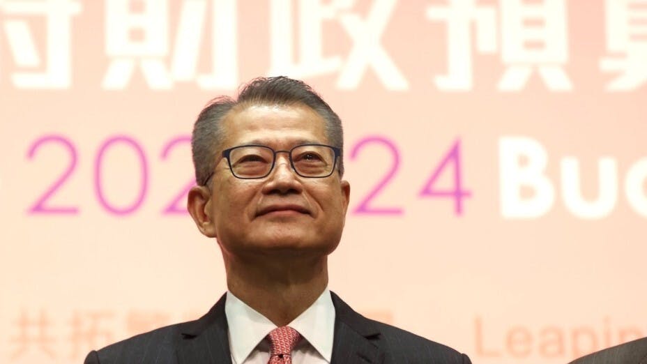 陳茂波表示，首期消費劵不容許轉換儲值支付工具。（亞新社）