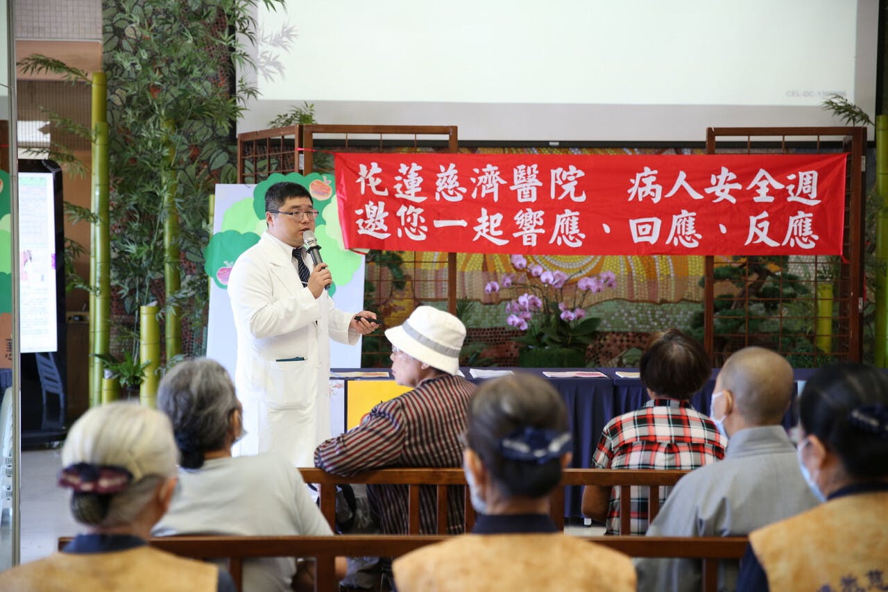 骨科葉光庭醫師透過分享「人工膝關節SDM（醫病共享決策）」，讓病人、家屬也能成為醫療決策團隊的成員，做出最符合自己需要的治療方式。