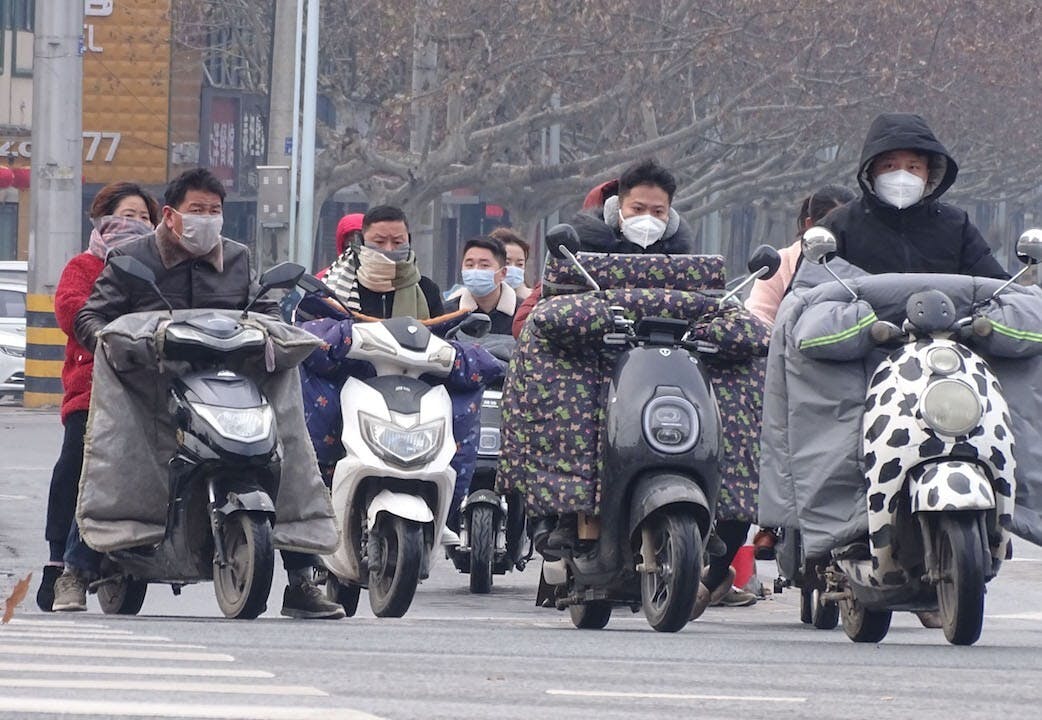 假如沒有採取封城措施，那麼截至2月底，湖北省以外的347個中國城市將總共錄得20810宗病例，而實際數目為12626宗。（亞新社）