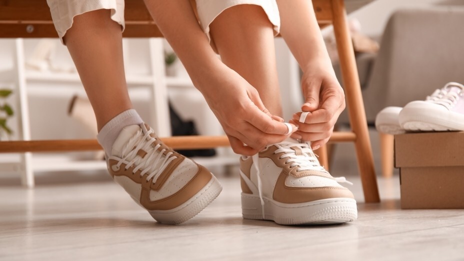 一般買鞋時要優先注意什麼？價錢、牌子、款式通通都不是！（Shutterstock）