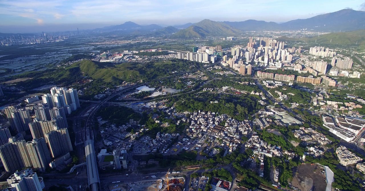 幾個新市鎮相繼完成後，政府再無進行大規模移山填海。（亞新社）
