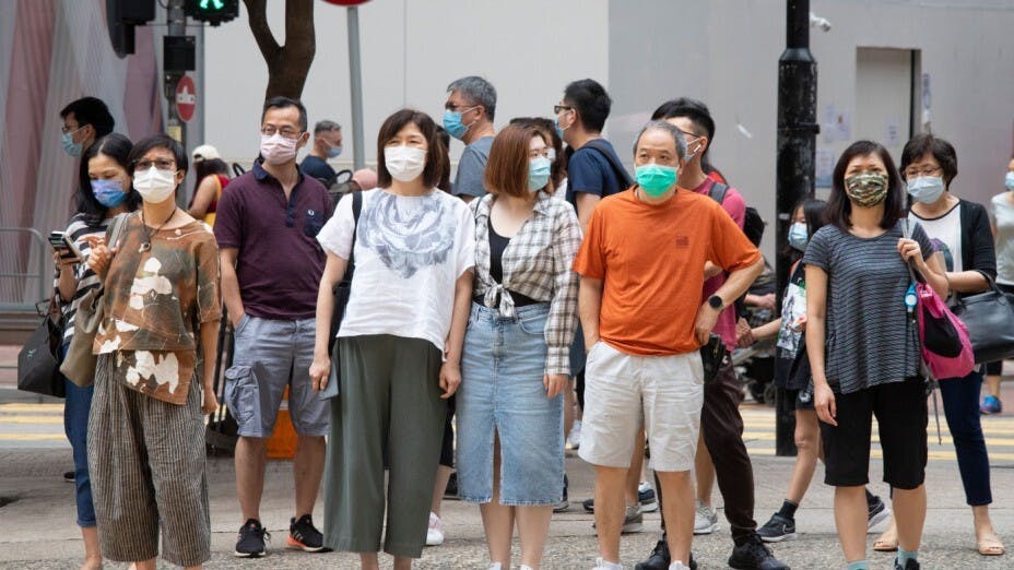 可以清楚看到一個人的面貌了，會不會不習慣呢？（Shutterstock）