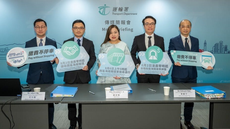 從年初到現今，運輸署署長短短時間內成功將新系統實施於不同隧道。相對珠玉在前，高下立見。（政府新聞處圖片）