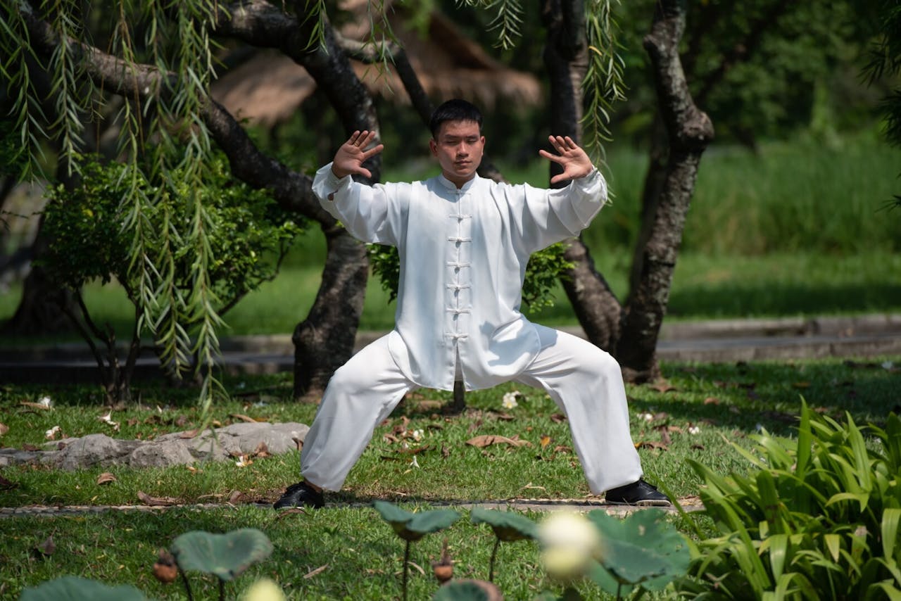 樁功是武術呼吸中重要一環，武諺云：「要學拳，須站樁，欲習打，先練樁」，說明了武術呼吸的要訣。（Shutterstock）
