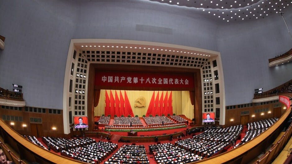 官員群體何以熱衷迷信？