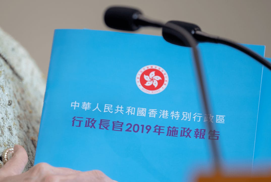 只有政制向前走，配合民生的改善，才能逐步回應社會各界的訴求，以及適切地為未來管治帶來穩定及進步的制度。（亞新社）