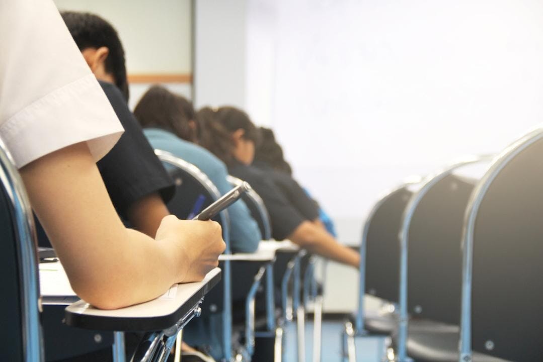 是IB課程太淺還是DSE課程太深？我是傾向後者的。（Shutterstock）