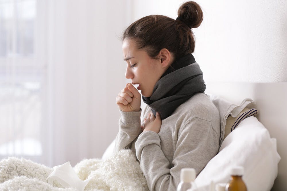 一個人在生病的時候，通常會特別感到無奈和抑鬱。（Shutterstock）