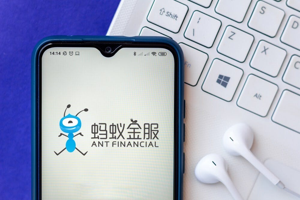 螞蟻集團上市引發的巨額資金流入，出乎市場預期。（Shutterstock）