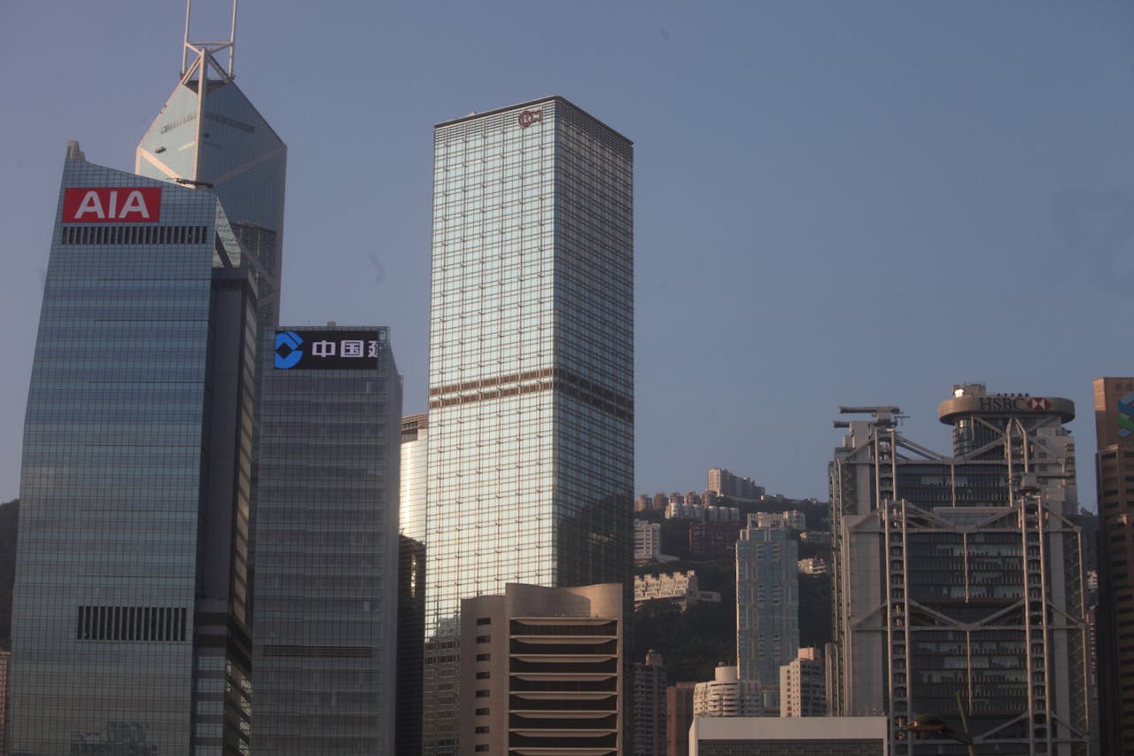 政府現推出自願供款免稅額，乃鼓勵積穀養老，避免加重福利開支。（亞新社）