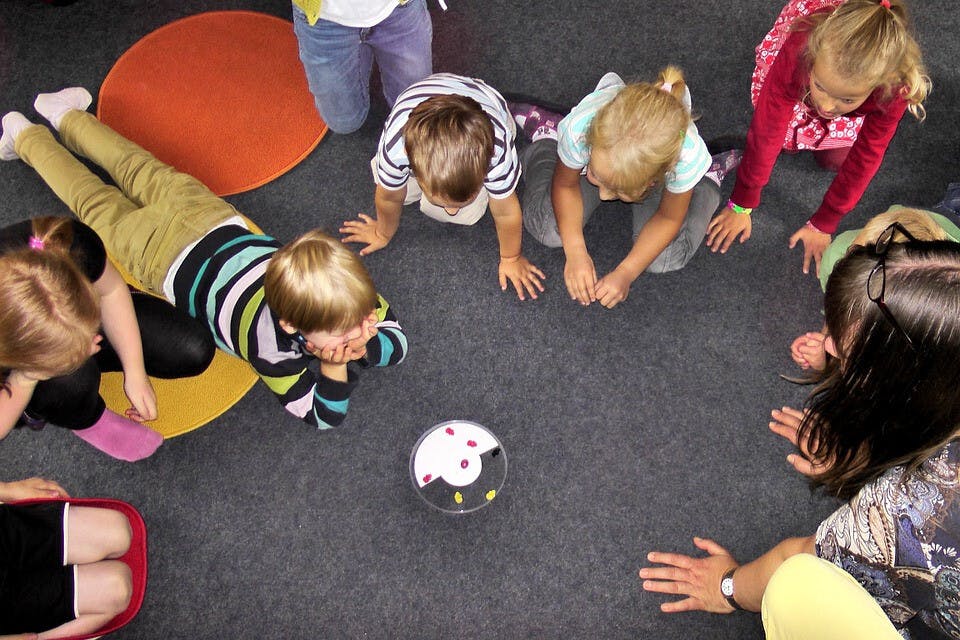 商人標榜playgroup有化腐朽為神奇的力量，實際只是“pay-group”。（Pixabay）