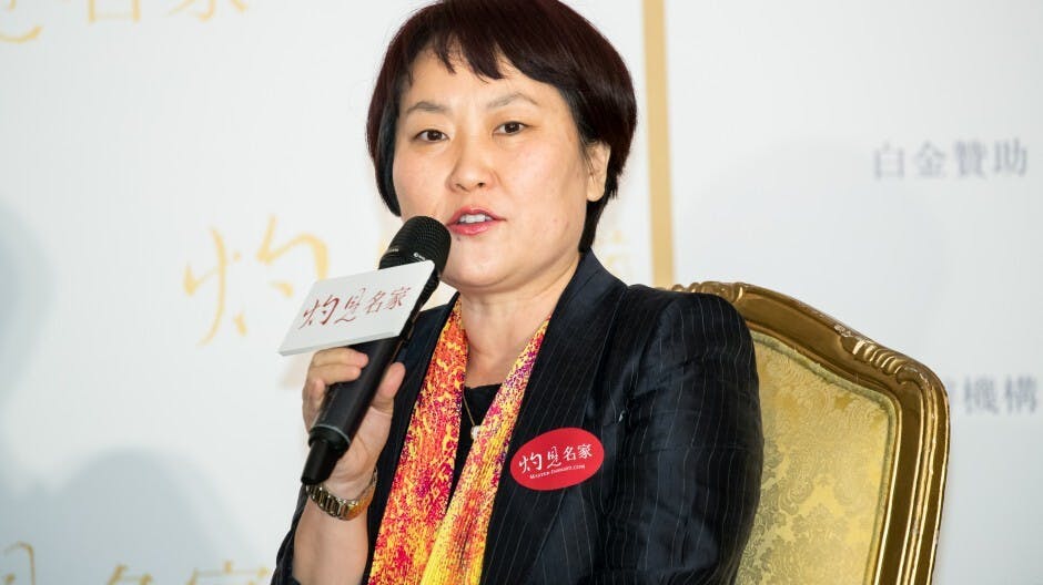 鄂志寰認為，以目前環球局勢而言，香港來年仍充滿不確定性。（圖片：灼見名家）