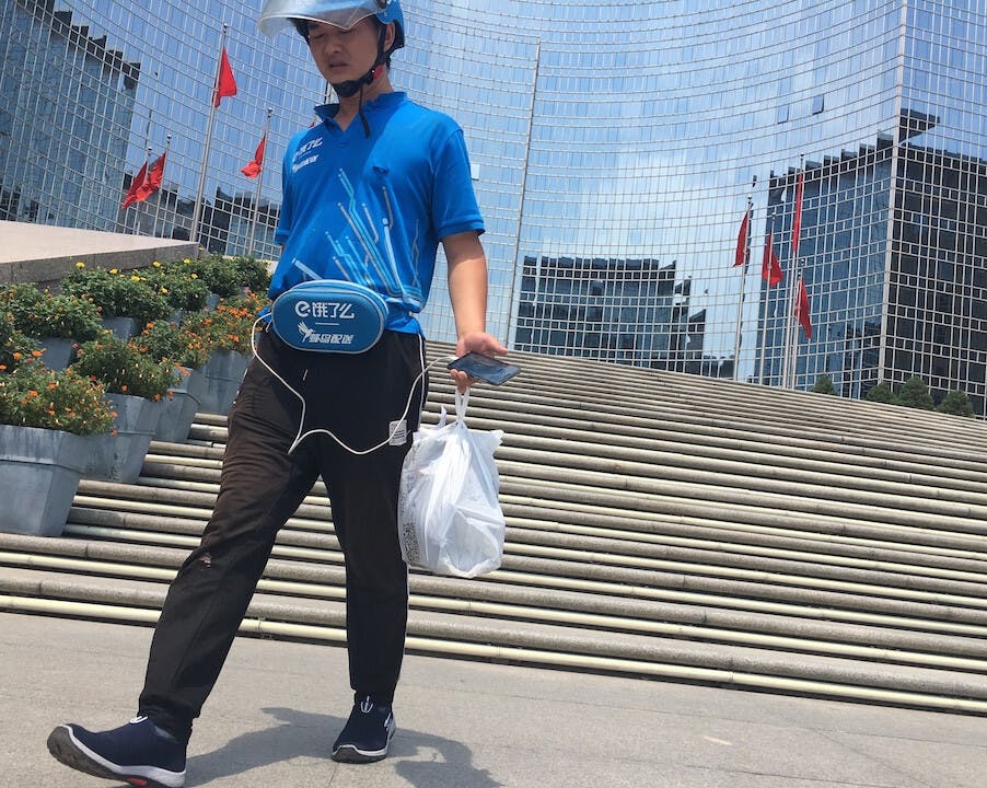 上游行業很多是國企，要搞活國企，提升盈利，於是乎人為壓縮產能，以及環保新規定等等。（亞新社）