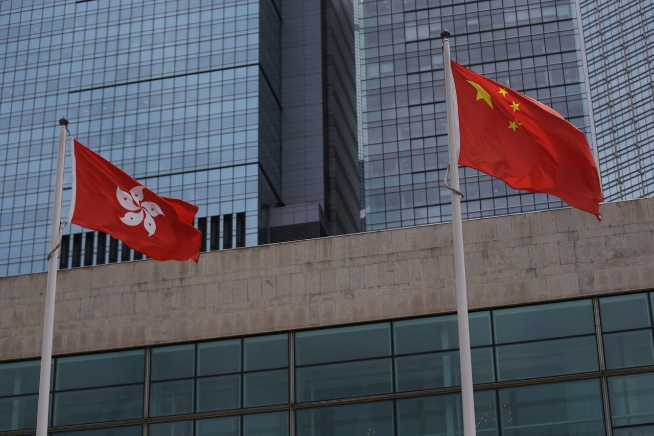在一國兩制的制度對沖下，香港正是中美貿易戰場的一個緩衝地帶，維持中美「非正面交鋒」的聯繫合作。（亞新社）