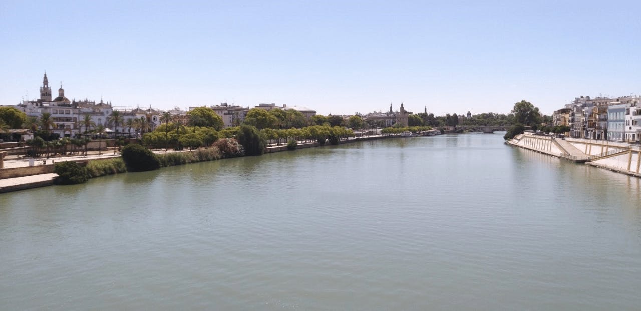 美麗的瓜達幾維河（Guadalquivir River），牽連着哥達華市與塞維亞市的命運。