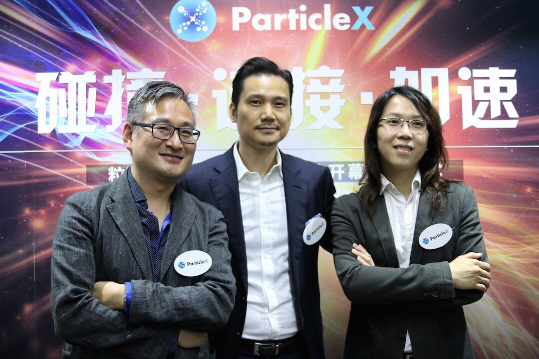 鄧敬來（中）、鄧漢來（右）及林永君（左）認為，ParticleX基地可為初創企業在發展階段開拓內地市場。