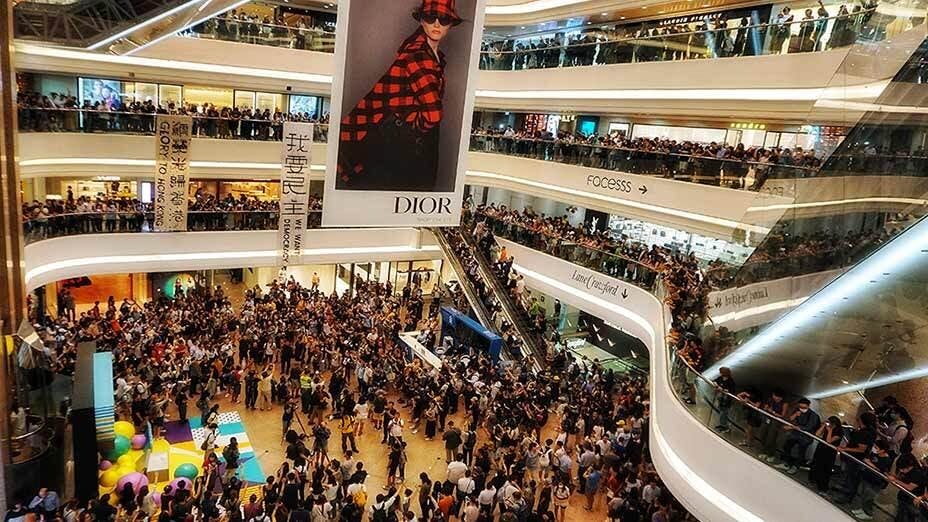 社區大合唱遍地開花 逾千人逼爆時代廣場 Community Chorus Blossoms Everywhere - Over 1000 Jammed Times Square