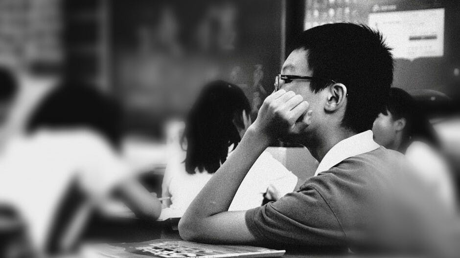 生活不愉快及考試壓力太大,均有可能令學童產生種種身心問題,影響他們的健康成長。(Pixabay)