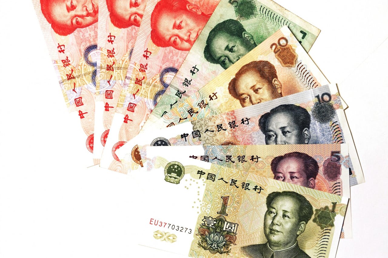 內地形勢大好，憑中國近50%儲蓄率，龐大存款資金出路，哪有一個市場有類似機遇？（shutterstock）