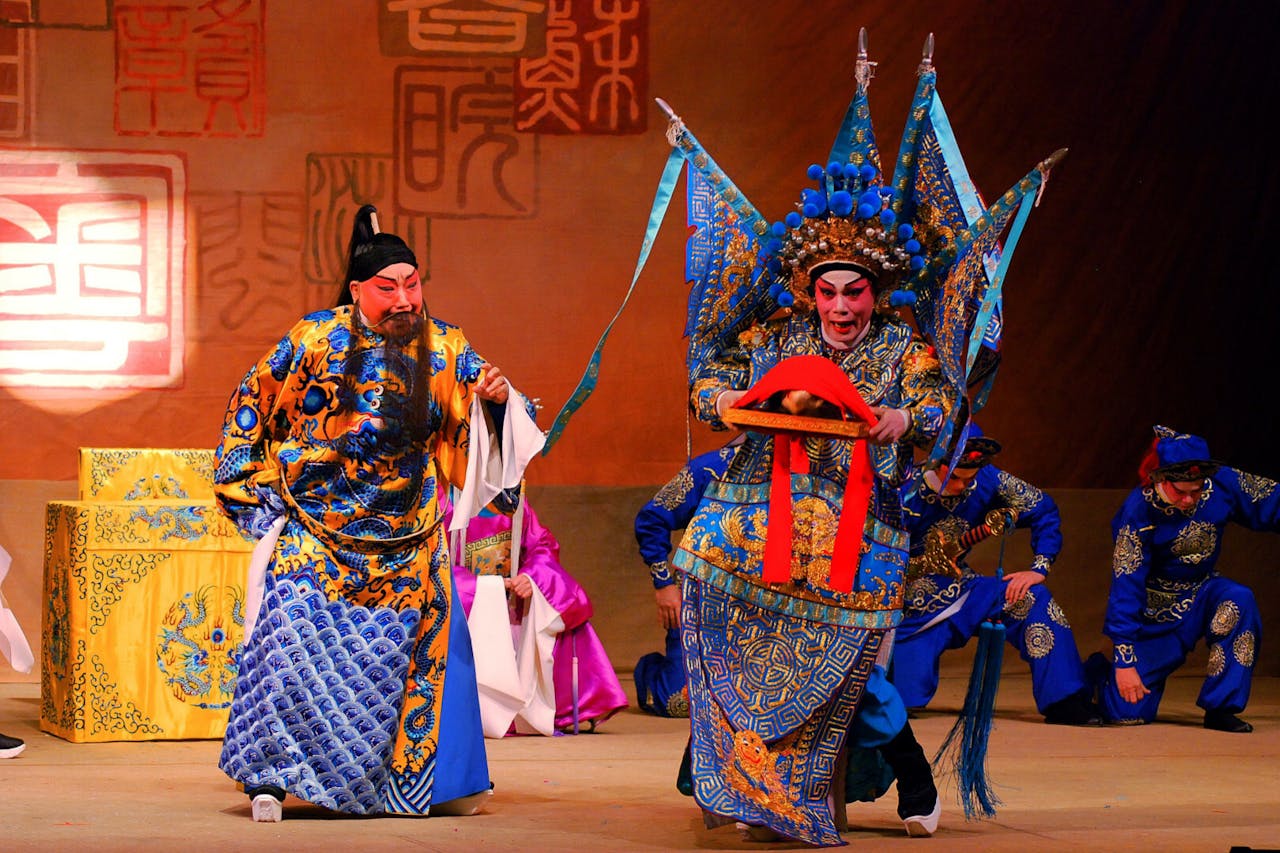 粵劇《斬二王》排場：尤聲普飾演司馬揚（左）及羅家英飾演張忠。（周嘉儀提供）