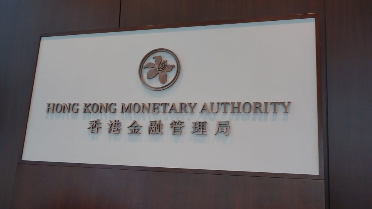 金管局會繼續監察市場情況，維持香港的貨幣及外匯市場有序運作，並根據聯繫匯率制度確保貨幣穩定。（灼見名家圖片）
