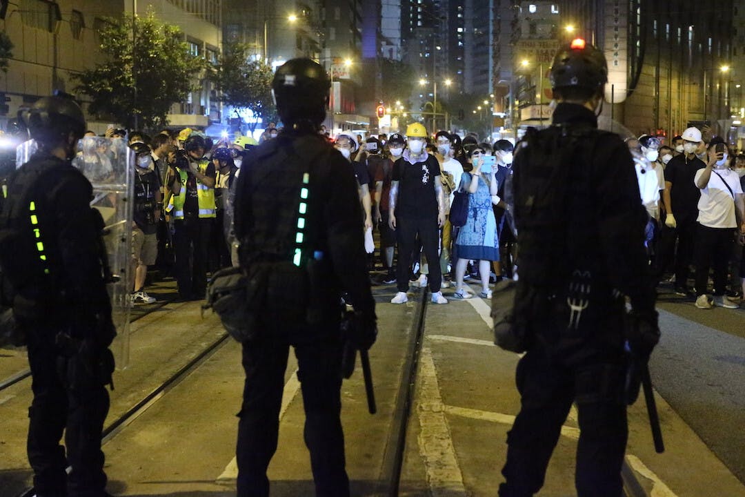 不說權謀，說良心，香港從來都不是一個完美城市，修例之前不是，修例之後也不是，為什麼要那麼急修例呢？（亞新社）