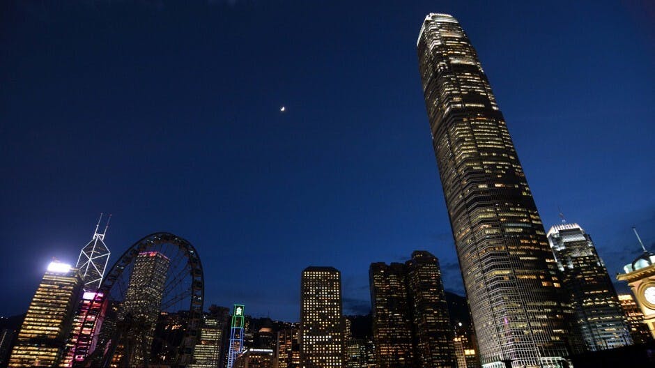 美國加息逼在眉睫 香港金融應對之道