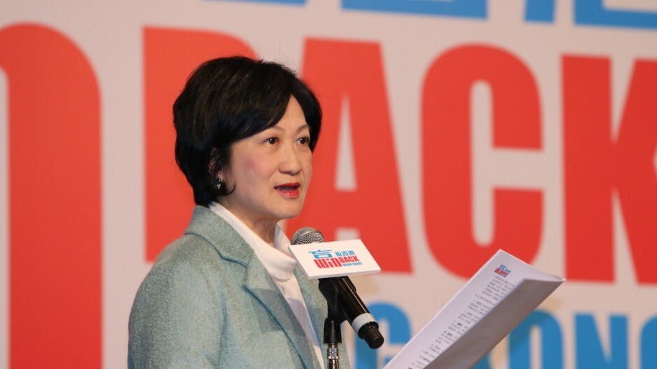 葉劉淑儀正式宣布參選特首。（圖片：灼見名家）