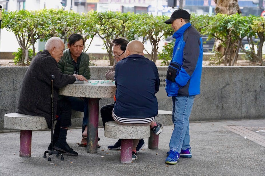 香港不是一個沒有異議的社會，而是永遠意見分歧；要發揮這個社會的活力，是要讓百花齊放、各師各法、各顯神通。（Shutterstock）