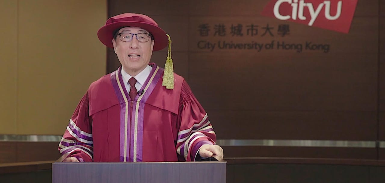 城大校長郭位教授勉勵畢業生，要昂首挺胸接受挑戰、擔負責任，做好回饋社會的新生力量。（香港城市大學）