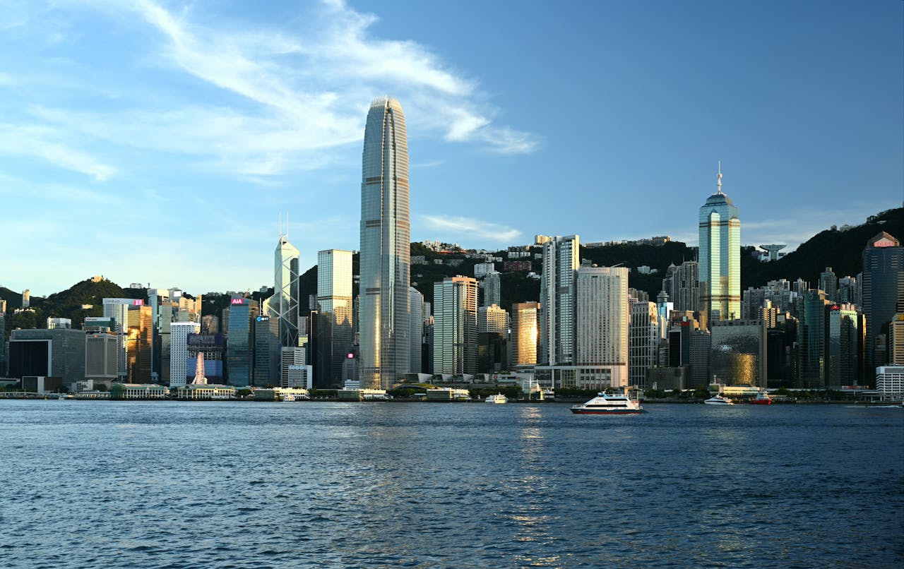 粵港澳大灣區由於自身「一國兩制三法域」的地域特色，在政策支持、實踐經驗以及產業需求的驅動下， 已體現出諸多領先優勢。（亞新社）