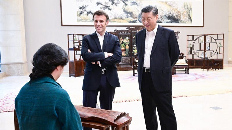 4月7日，兩國元首在廣州白雲廳欣賞古琴演奏。（中國政府網圖片）
