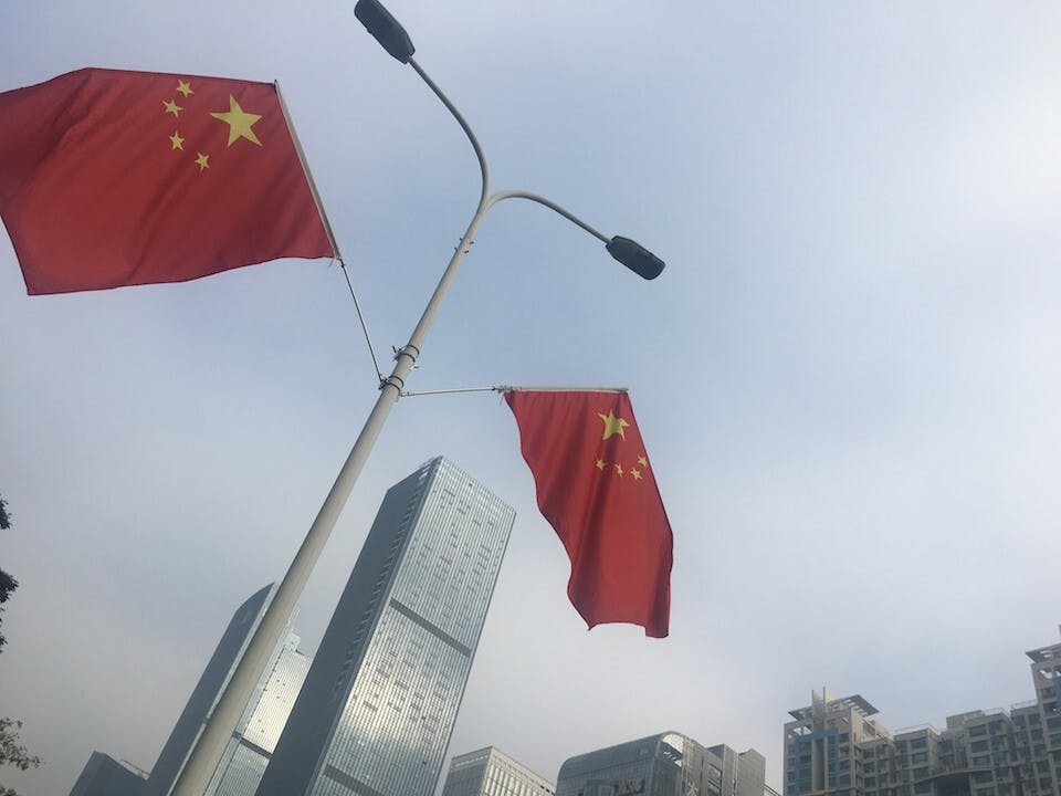 即使內地資金尚算充裕，但排隊要錢的持份者卻在增加，這還未計及民企及央企其他正常及正規資金的需要。（亞新社）