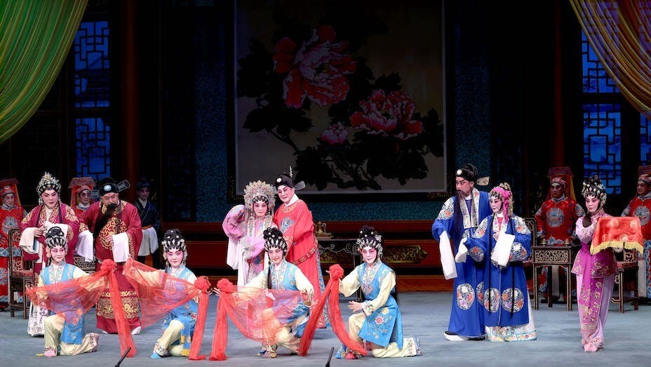 「日月星粵劇團」演出《玉簪記》。