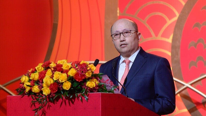 鄭雁雄的致辭強調，香港背靠祖國、聯通世界的優勢獨一無二。（香港中聯辦圖片）