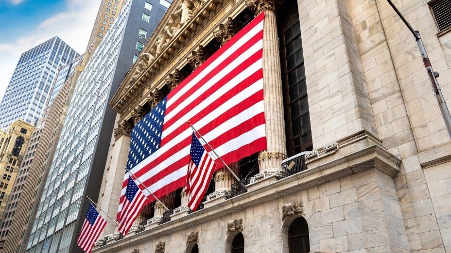 2023年，美國國債每100天就增加1萬億美元。（Shutterstock）