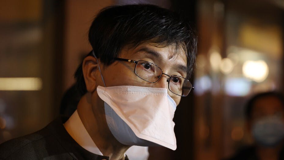 同事問袁教授是不是四川人，點解他抗疫方法咁有四川feel？（亞新社）