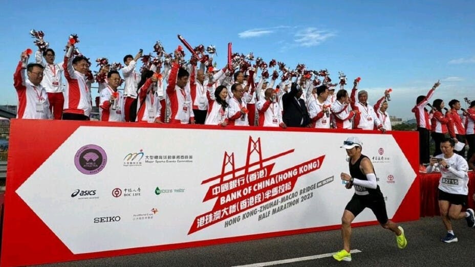 早前首屆港珠澳大橋香港段半馬拉松舉行，報名人數遠超過大會8000個名額。（作者提供圖片）