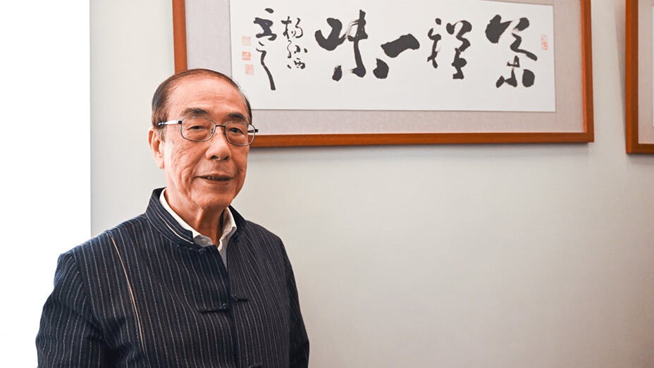 楊孫西先生說，他做生意半個世紀走南闖北，一直保持閩南人愛喝茶的習慣，也喜歡收藏各種茶壺茶具。（灼見名家）