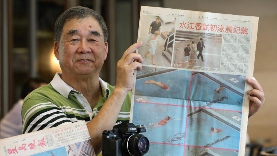 吳紹榮1989年攝得戴妃獨家泳照。