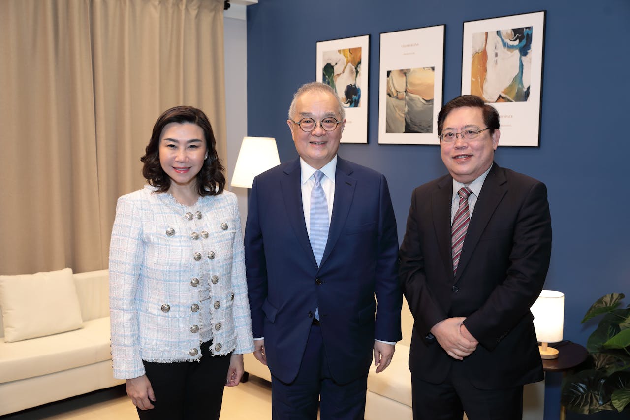 鄭慕智博士認為，香港要成功，必需回復動力及效率。（香港恒生大學圖片）