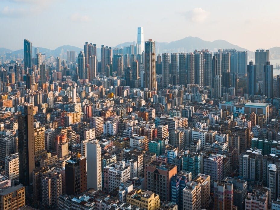 這一波移民潮可能改變往後政府土地及房屋政策的成效。（Unsplash）