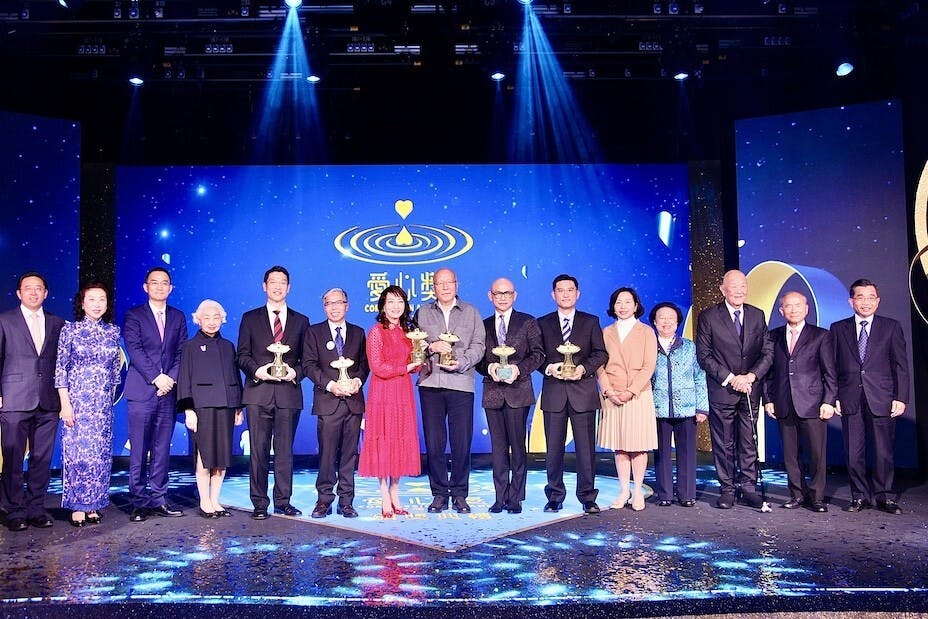 香港現場6位得獎人與出席嘉賓合影。